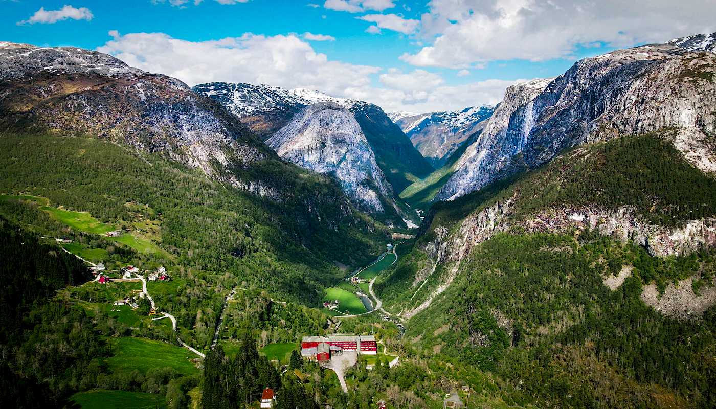 Flott tur til Stalheim hotell og Aurlandsskoen